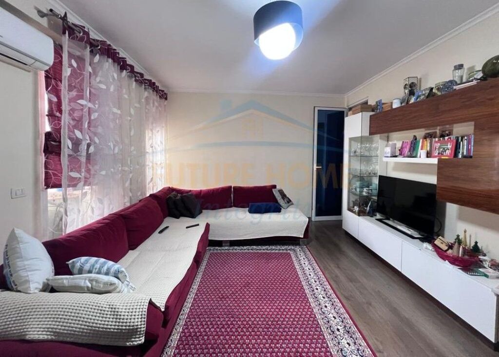 For sale, 2+1 Apartment, Zogu i Zi, Tirana.