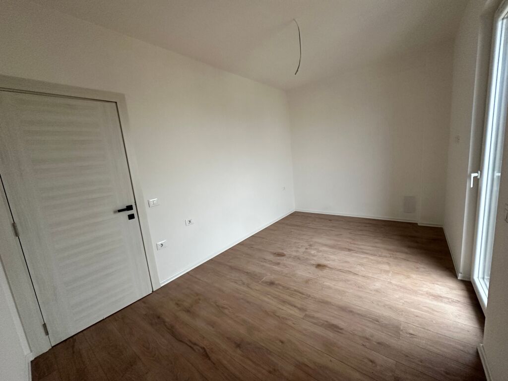 Apartament 2+1  per Shitje ne Paskuqan