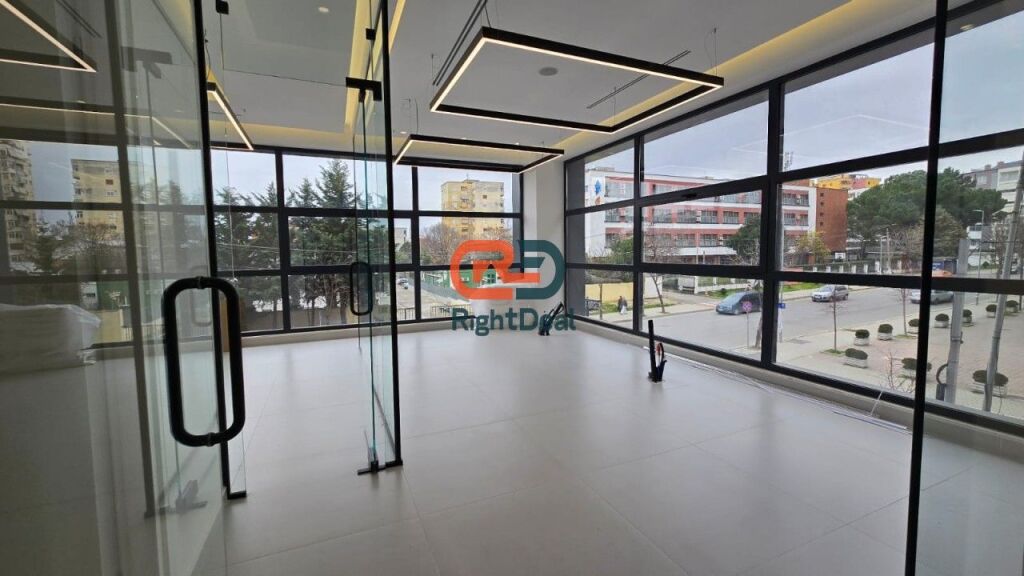 In Porcelan near Green Harmony, an invested space is for rent for a clinic!