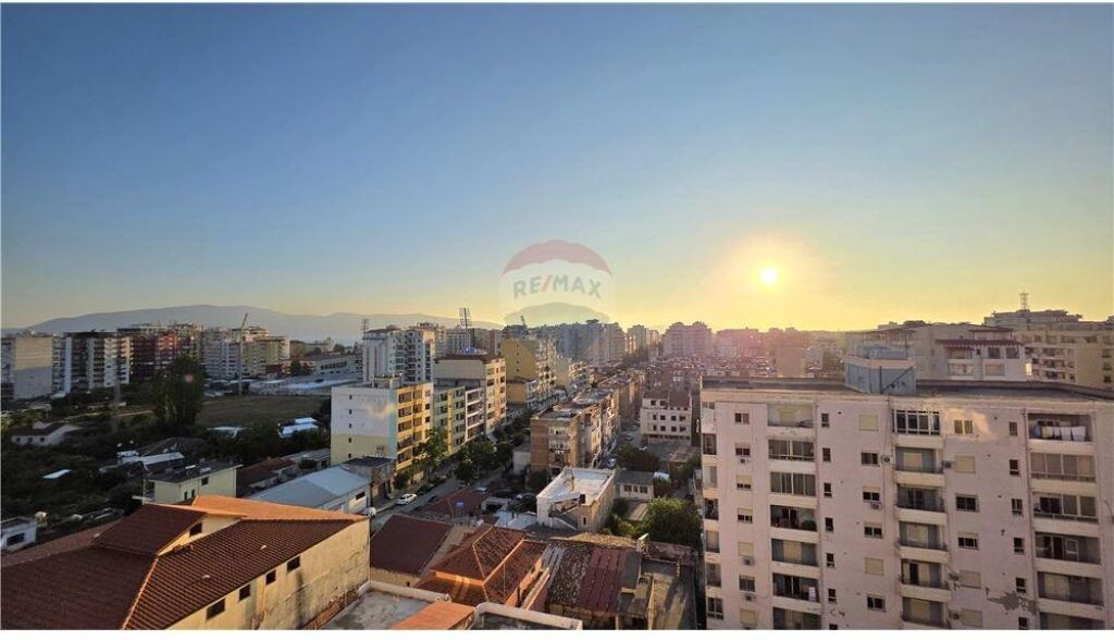 APARTAMENT 1+1 NË SHITJE – DUSH STRATI, PALESTRA E MUNDJES, VLORË