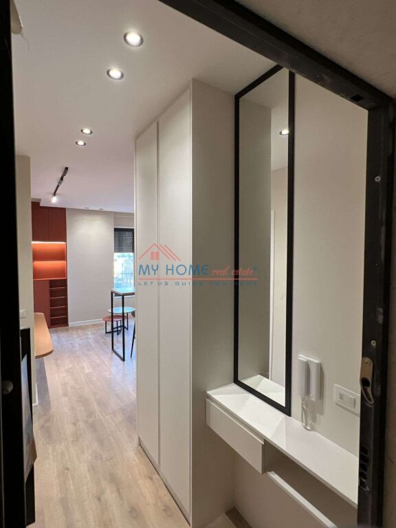 Apartament 1+1 + Post Parkimi me qera tek Stacioni i Trenit ne Tirane