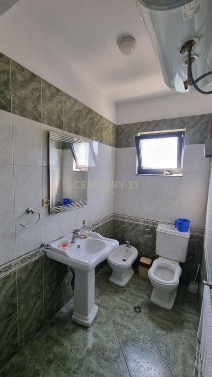 Apartament 2+1 me qira ne Bllok