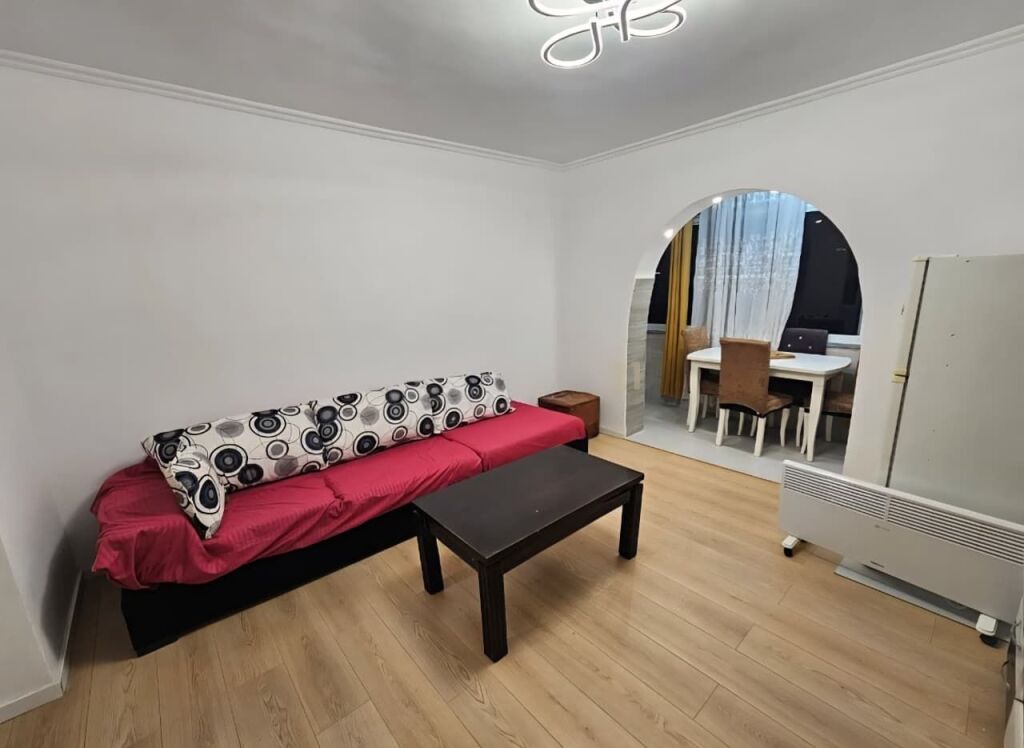 Apartament 2+1 me qera tek ish stacjoni fundit Tiranes se Re