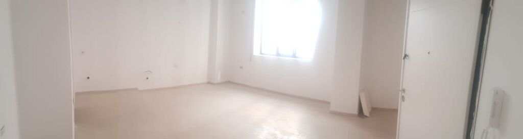 A studio apartment of 38.7 m2, ground floor, is for rent as an office