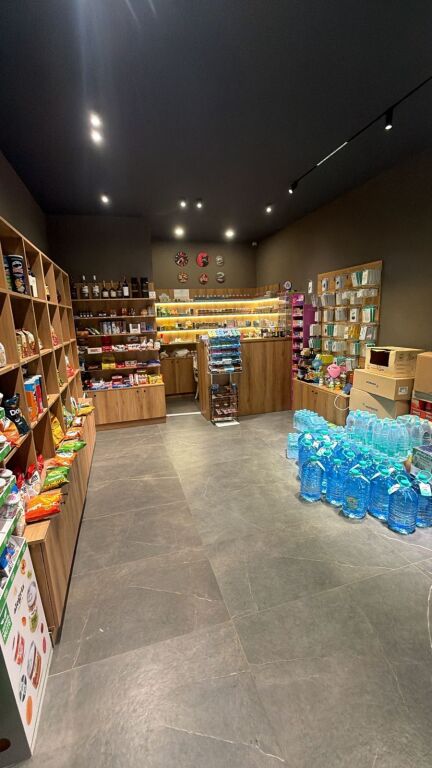 Shop for sale near the Municipality of Parisi!