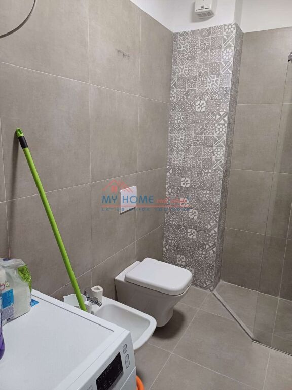 Apartament 1+1 + Post Parkimi me qera tek Stacioni i Trenit ne Tirane