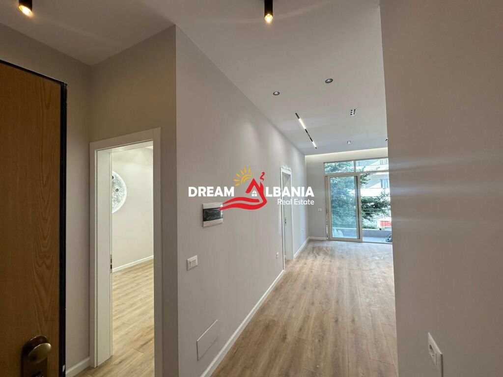 Vendesi in vendita appartamento 2+1 ad Astir vicino a Villa L (ID 41212150)