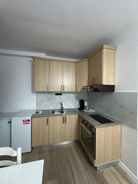 Shitet apartament 1+1 ne plazh Hekurudha 68,000 €
