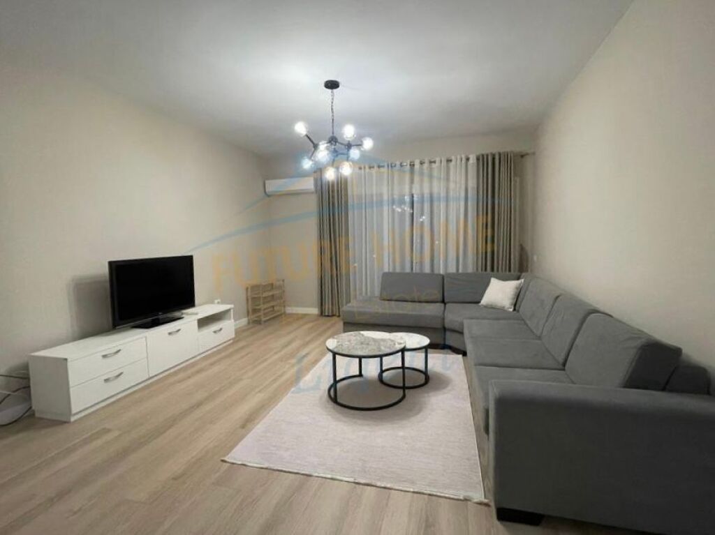 Qera, Apartament 2+1, Kopshti Botanik, Tirane