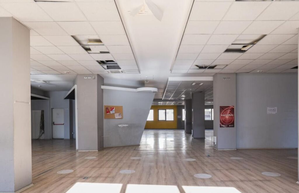 ZYRE ME QERA 1350 M2 ALI DEMI 13.500 EURO