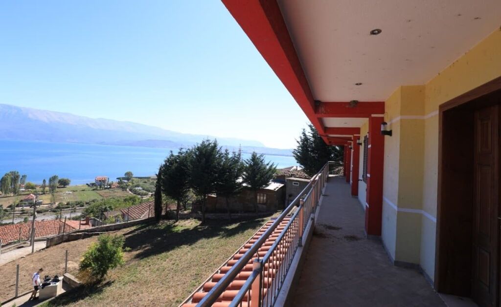 🏡 2-Storey Villa for Sale – 3 km from the Entrance of Pogradec