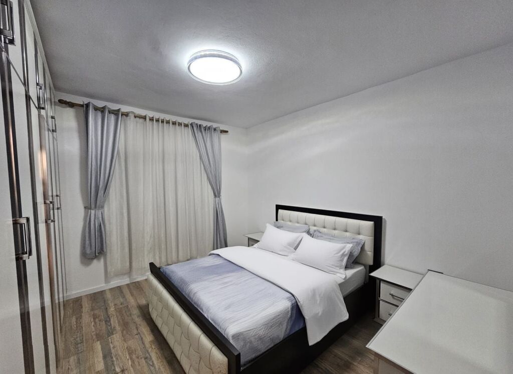 Apartament 2+1 me qera tek ish stacjoni fundit Tiranes se Re