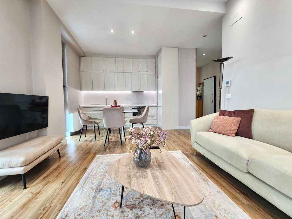 Hera e Pare Me Qera: Apartament Luksoz 2+1+2wc | 110 m² 📍Rr. e Elbasanit - PARK GATE, Ambasada Amerikane || Pallati me i Kerkuar (1,500€/muaj)
