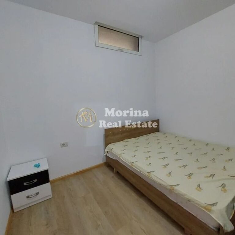 Qera | Shtëpi private 2 + 1 | Sauk | 350 €/muaj