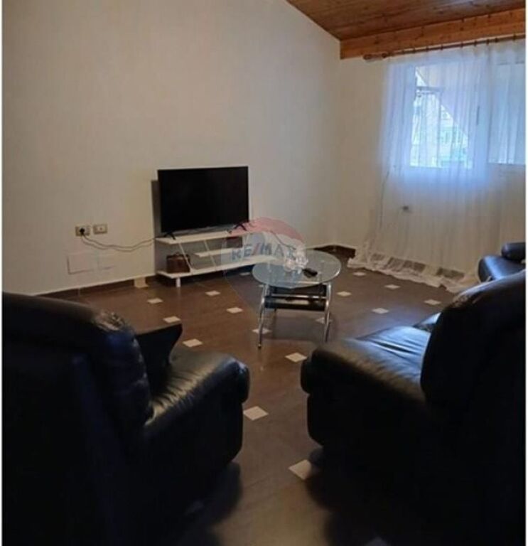 Apartment for rent 2+1 at Komuna e Parisit