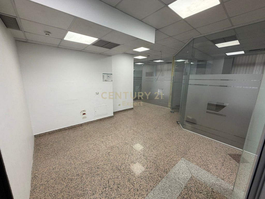 Uffici in affitto vicino a Piazza Wilson!!!