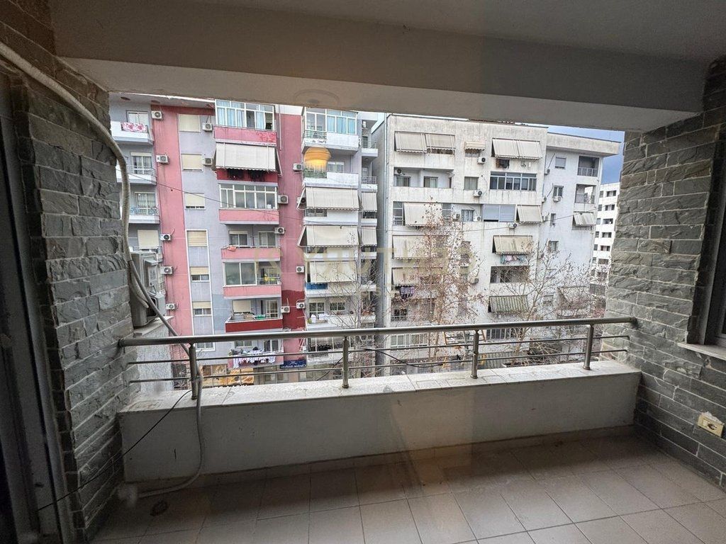 Jepet Apartament 2+1 me qira ne Astir
