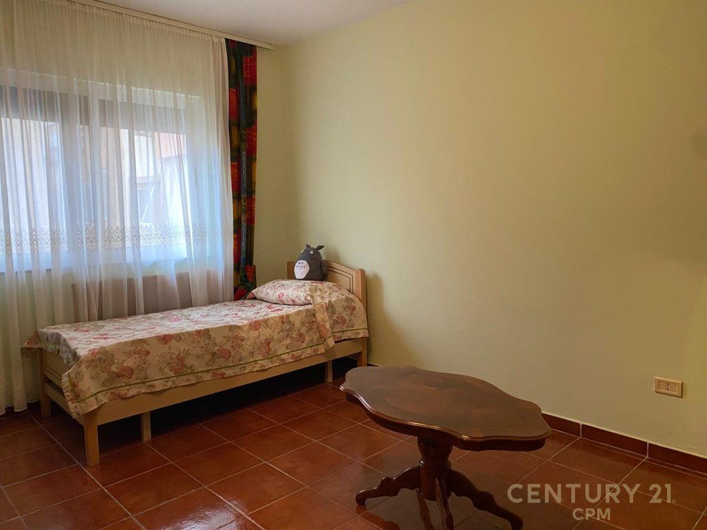 APPARTAMENTO 1+1 IN AFFITTO PRESSO IL MUNICIPIO DI PARIGI