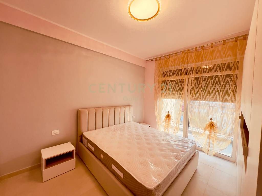 Apartament 2+1+2+2 Poste Parkimi tek 5-Maji, prane Concord Center!