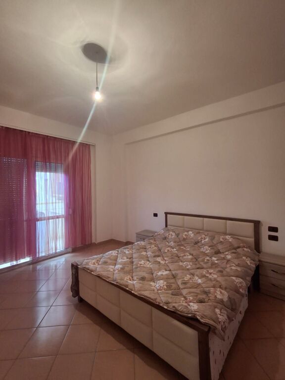 Jepet me qira apartament 2+1 – Lungomare, Vlorë (30 m nga deti