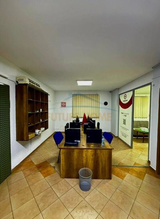 Rent, Space, Ndre Mjeda Street