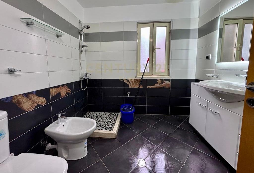 Appartamento in affitto 2+1 in Via Durazzo