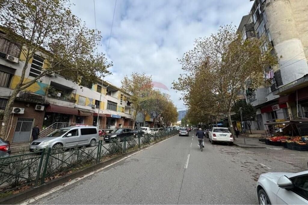 Shitet Apartament 1+1 prane QSUT