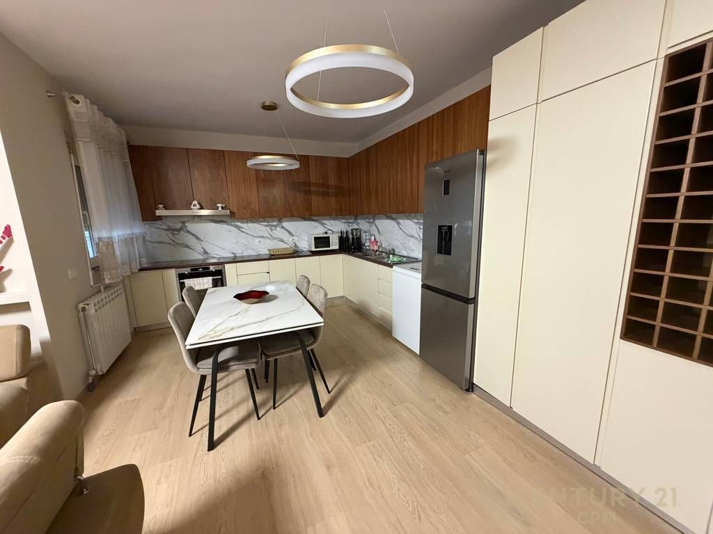 JAPIM PER QIRA APARTAMENT 3+1+2 NE KOMUNEN E PARISIT!
