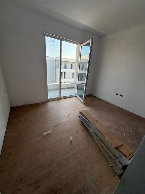 Shitet, Apartament 2+1+2, Univers City, Tirane