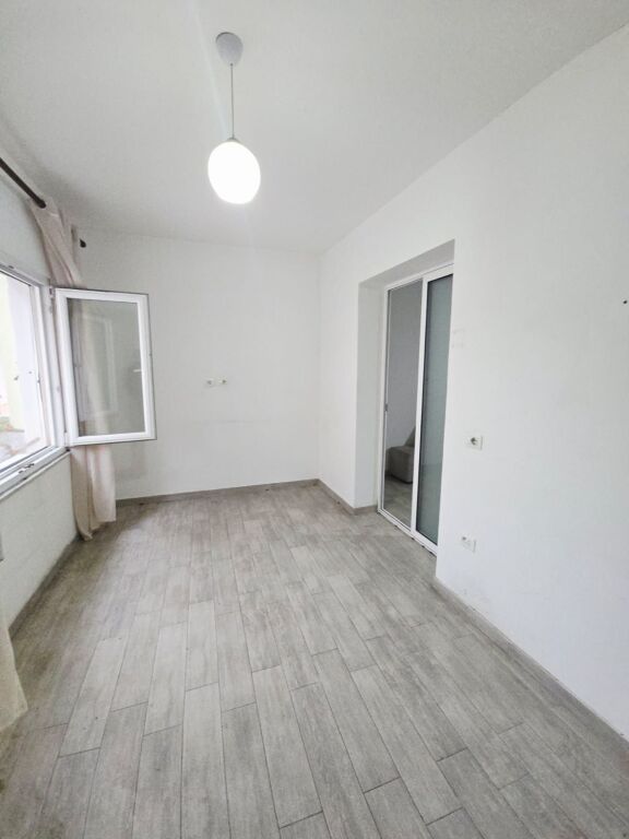 JEPET ME QERA APARTAMENT 2+1 AFER PALLATIT TE SPORTIT DURRES