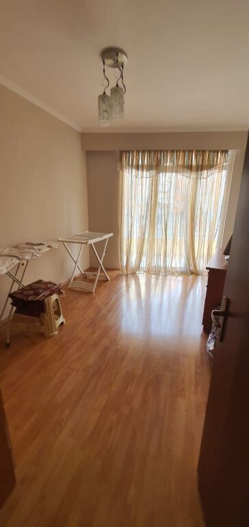 apartment for rent in Astir near the artist
