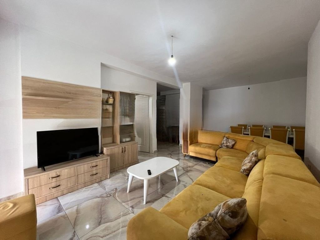 ASTIR, JEPET ME QIRA APARTAMENT 3+1 550 € /Muaj