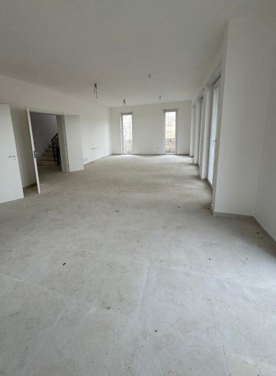 🏡 Vilë Luksoze 3-Katëshe në Shitje – Collina Verde, pranë TEG