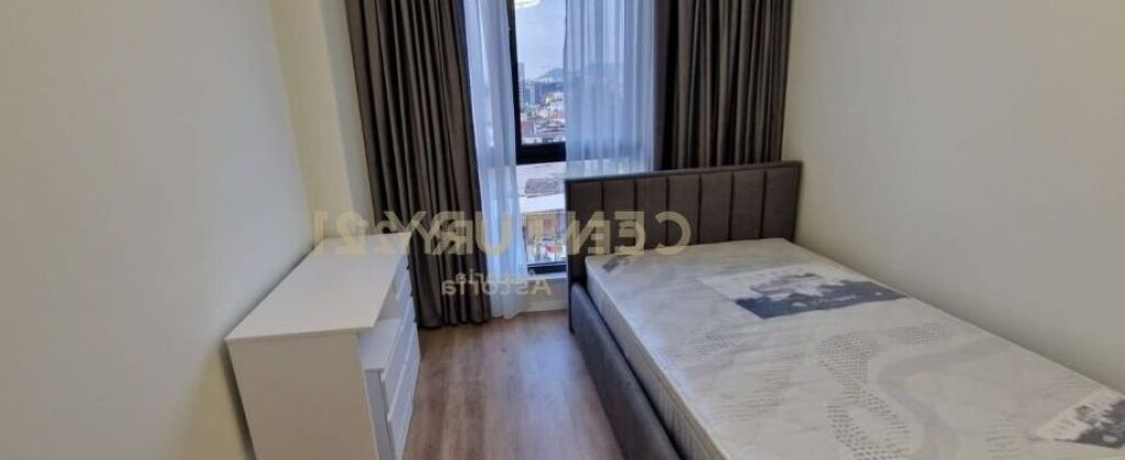 Jepet me qera 2+1+2+post parkimi