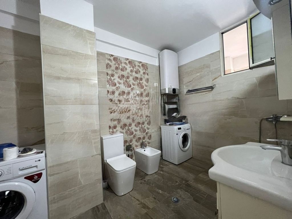 ASTIR, JEPET ME QIRA APARTAMENT 3+1 550 € /Muaj