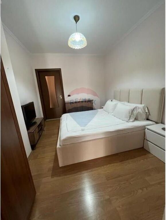 Apartament 1+1 me qera ne Qender !