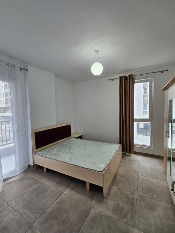 Apartment 2+1, Univers City!