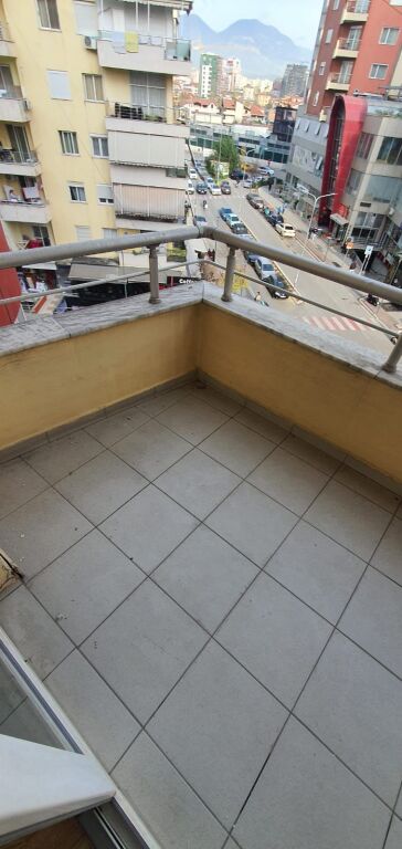 apartment for rent in Astir near the artist