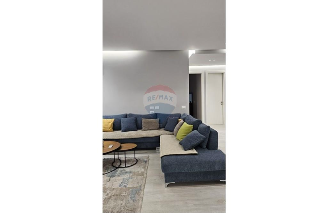 Apartament per shitje 2+1 tek Rruga e Barrikadave