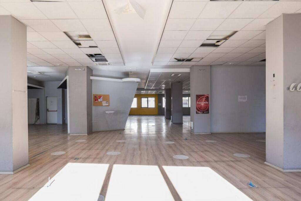 ZYRE ME QERA 1350 M2 ALI DEMI 13.500 EURO