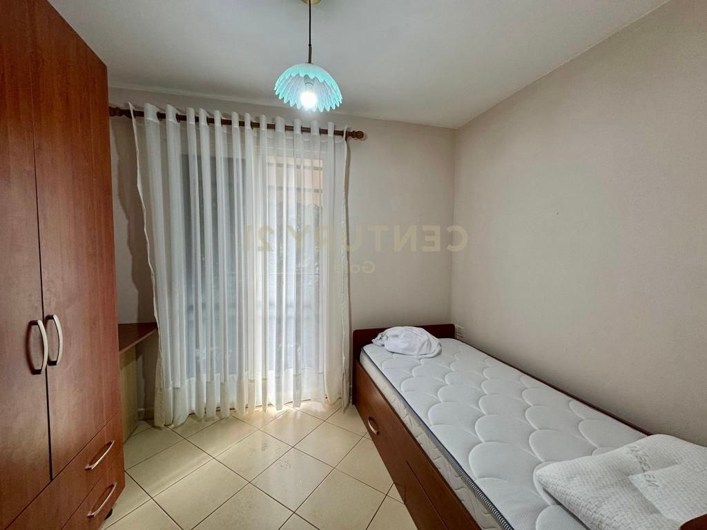 Affittasi appartamento 2+1 in Via Durazzo, vicino all'Hotel Colosseo