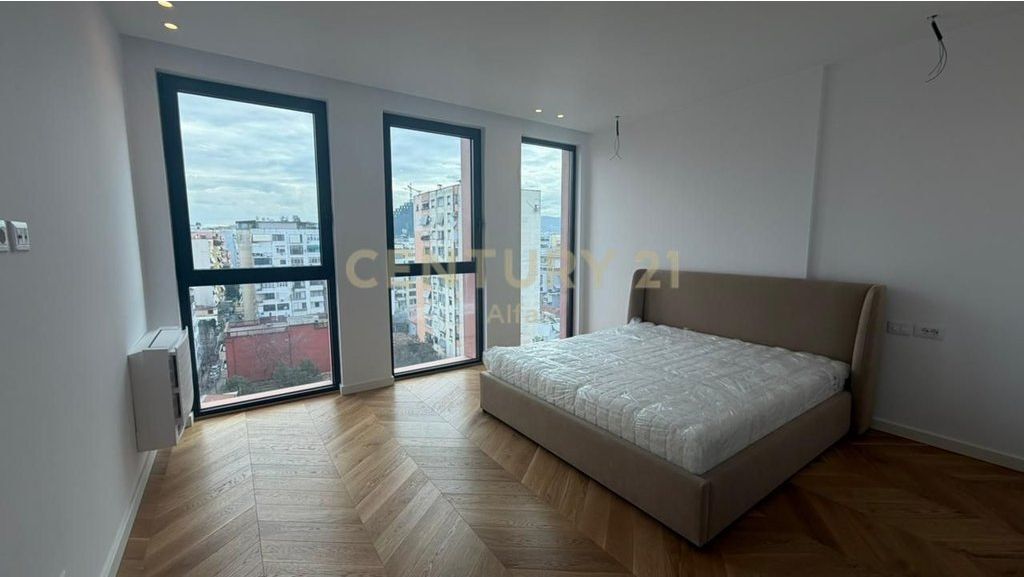 Penthouse Luksoz me Qira në Galeri Roma