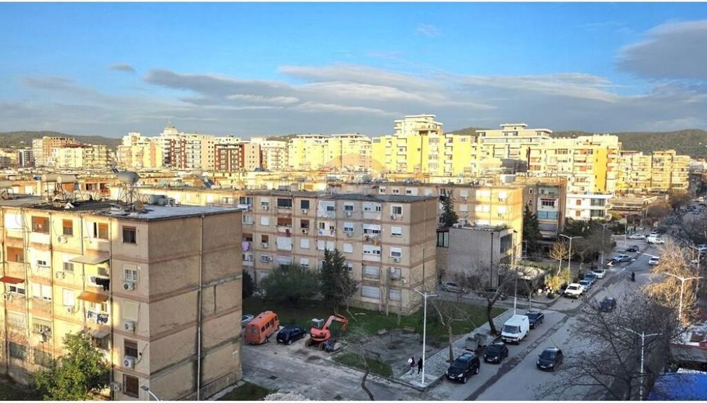 Apartament 2+1 me qera,Vlore