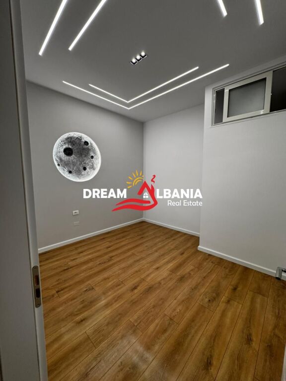 Vendesi in vendita appartamento 2+1 ad Astir vicino a Villa L (ID 41212150)