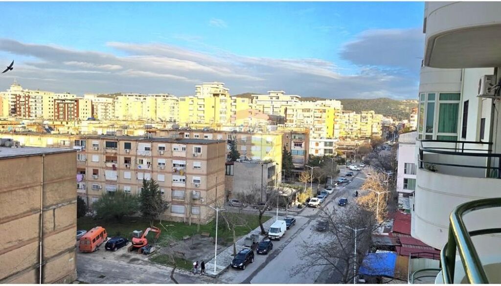🏡 APARTMENT 2+1 FOR RENT – VLORË