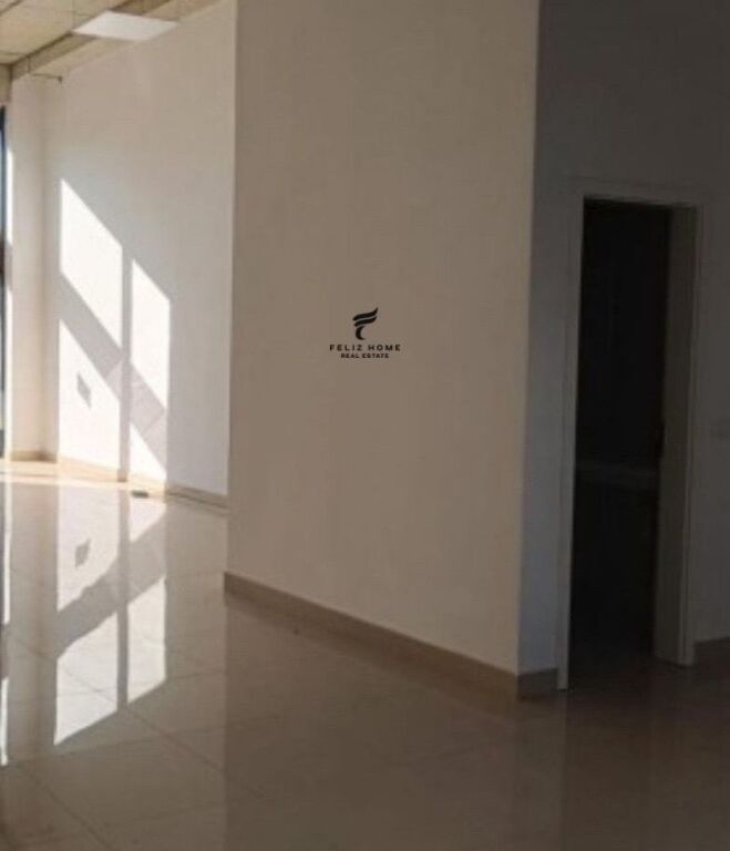 SHOP FOR RENT 21 M2 SIRI KODRA STREET 40,000 LEKE