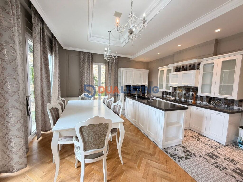 VILLA WITH SWIMMING POOL FOR RENT IN THE SAUK AREA, FANTASTIC CITY VIEW