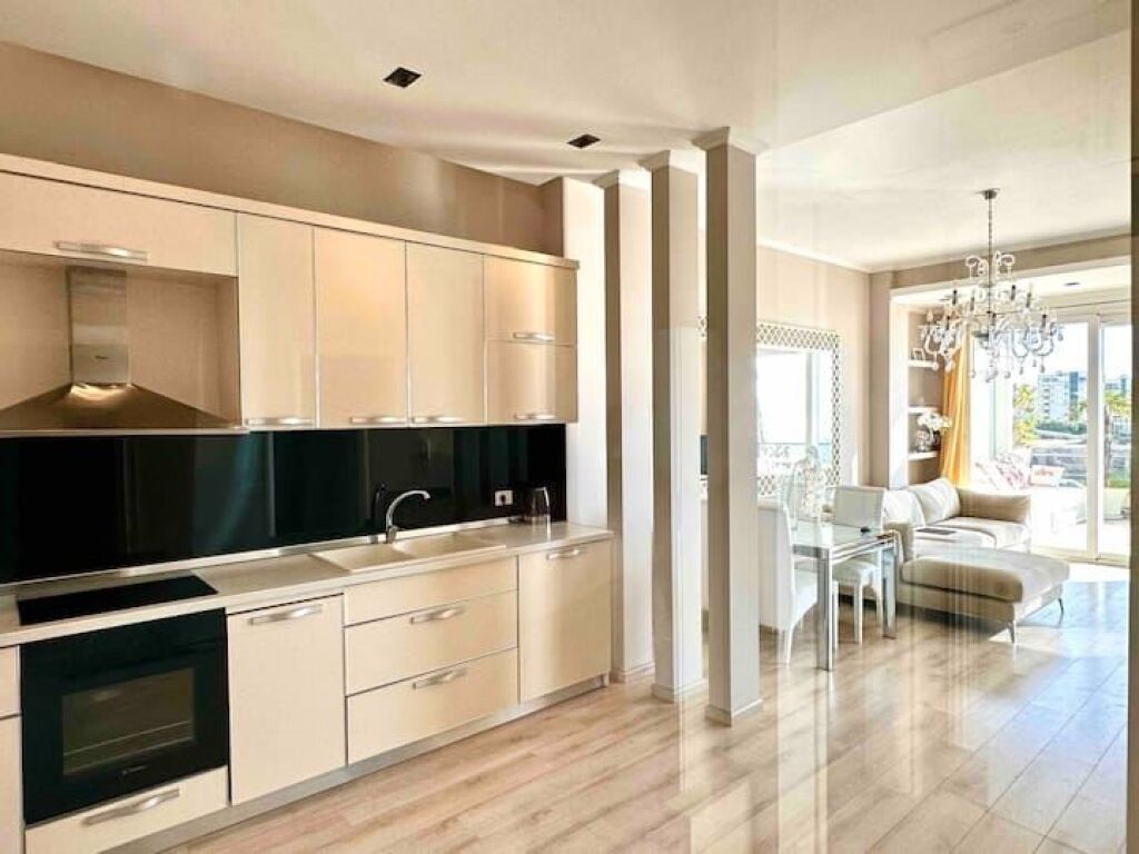 Appartamento con Vista Mare Completa e Ampia Terrazza – Marina Bay, Vlora