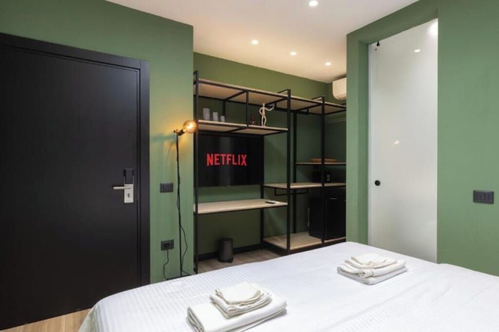 FOR RENT 4 STUDIO APARTMENTS BLOCK 2,000 EURO