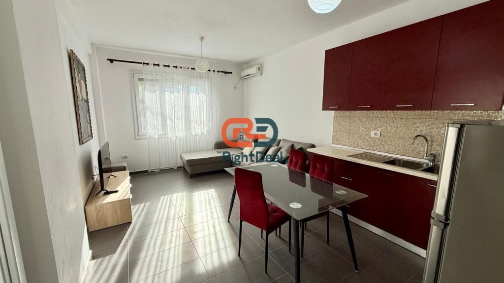 Ne Gjirin E Lalezit, Shume Prane Detit, Shitet Garsoniere Ideale Per Investim !!!